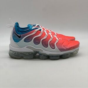 Nike Air Vapormax Plus Sneakers. Size 9